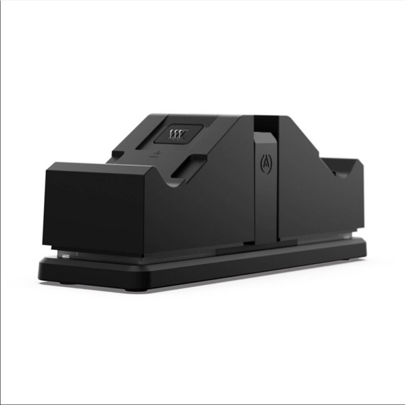 Xbox one and accessories - Picture 3 of 9